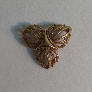 Signed Oscar De La Renta Vintage Brooch